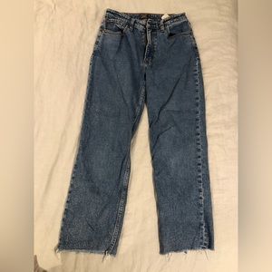 Abercrombie & Fitch mid rise straight ankle jeans size 28/6
